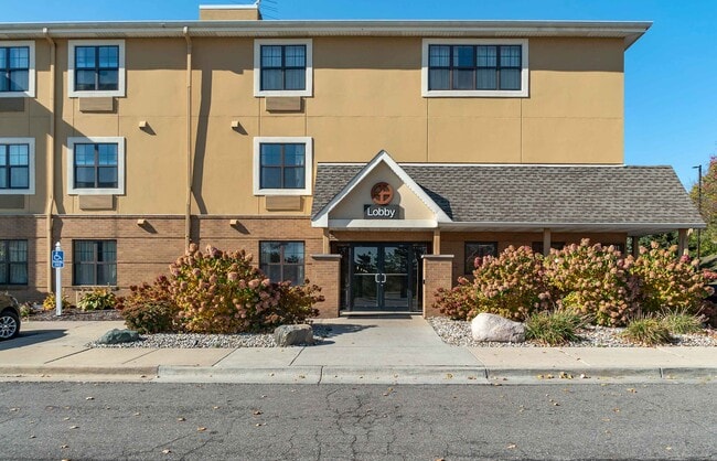 Furnished Studio-Detroit - Ann Arbor - Briarwood Mall