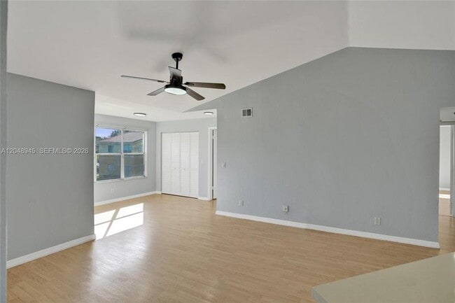 Building Photo - 12760 Vista Isles Dr