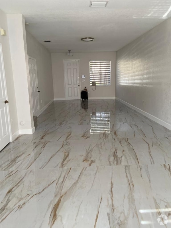 Building Photo - 12822 SW 135th St Rental