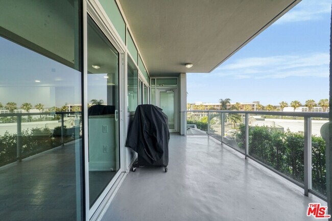 Photo - 13600 Marina Pointe Dr Unit 407