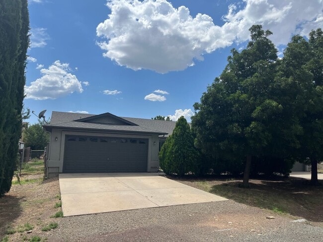 Building Photo - 6260 N Old McDonald Dr Unit 2