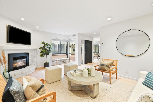 Photo - Natural Sunlight in every room, Palos Verdes Estates