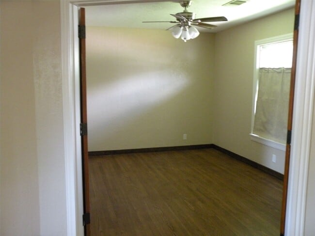 Photo - 319 N Hunt St