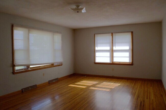 Photo - 3 Bedroom House Next To Columbia Regional ...