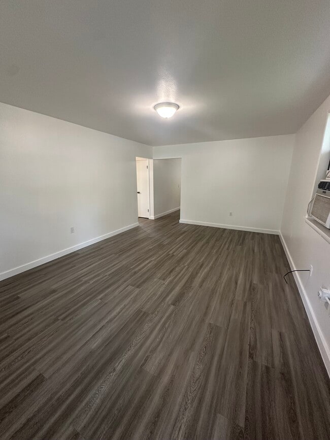 945 & 949 Helios Ave Unit 945 Helios