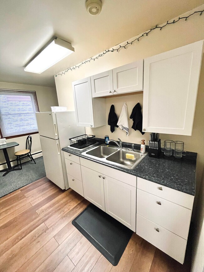 884 Wayne Ave Unit Back middle apartment Indiana, PA