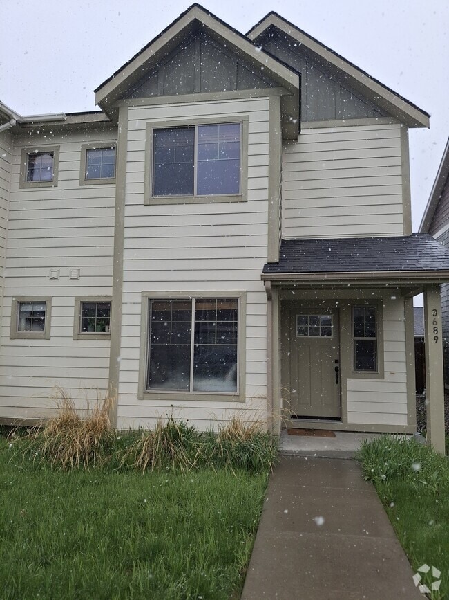 Building Photo - 3689 Pipestone St Rental