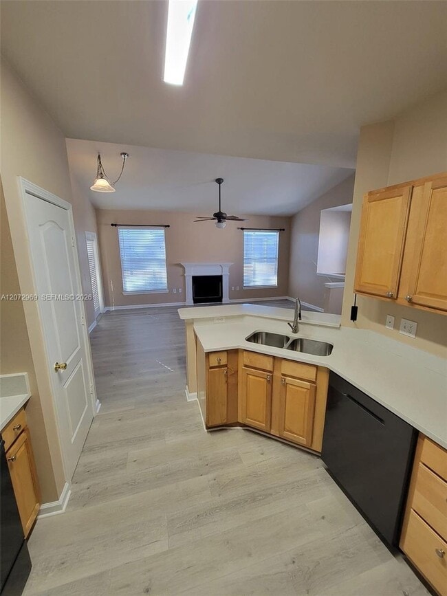 Photo - 17962 Villa Creek Dr Unit 17962