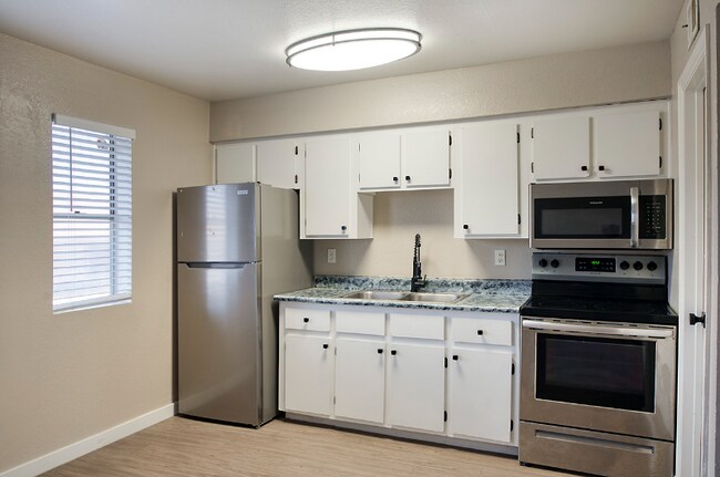 Photo - 1452 E Cinnabar Ave