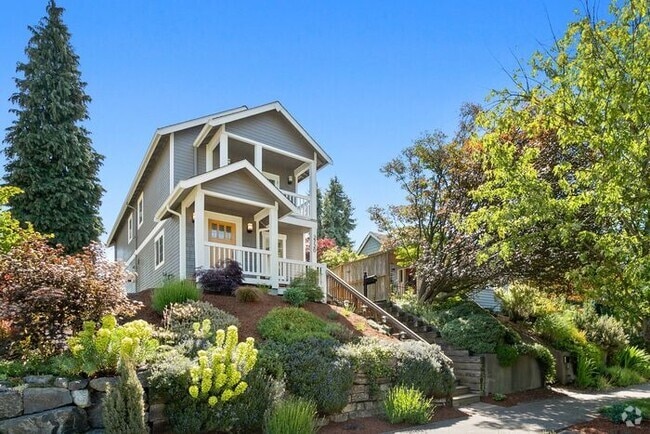 Building Photo - Gorgeous AIR CONDITIONED Coastal Home in C...