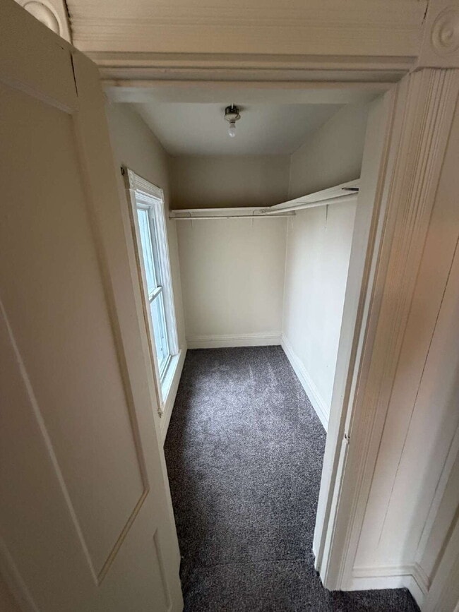 Photo - *Comfortable 2-Bedroom Upper Unit in the City of Batavia!* Unidad Upper