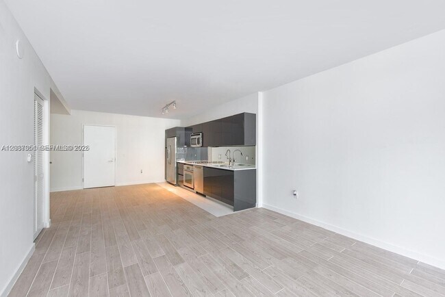 31 SE 6th St Unit 406