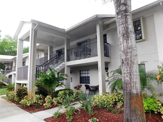 Building Photo - 2150 Elm St Unit 606