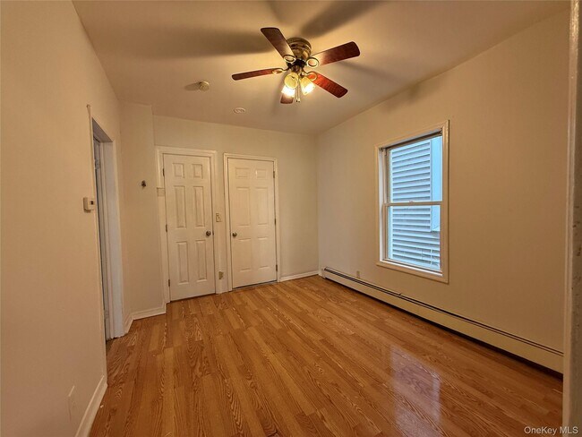 Photo - 190 Winnikee Ave