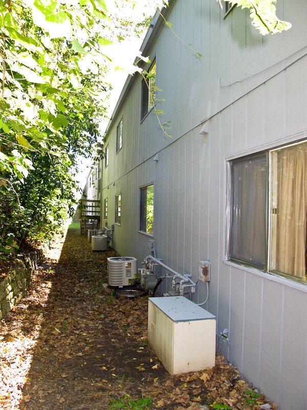 Photo - Flagstone Apartments