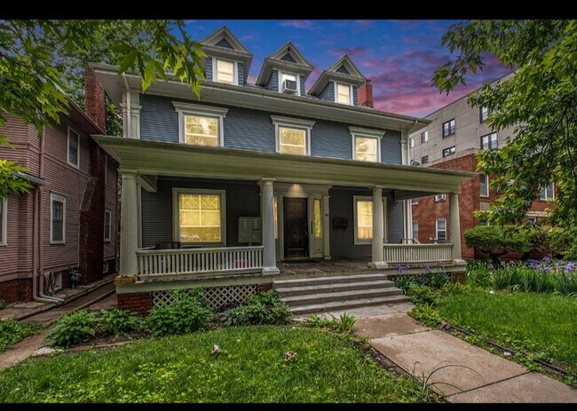 Photo - 219 S 38th Ave Apartment Unit 2