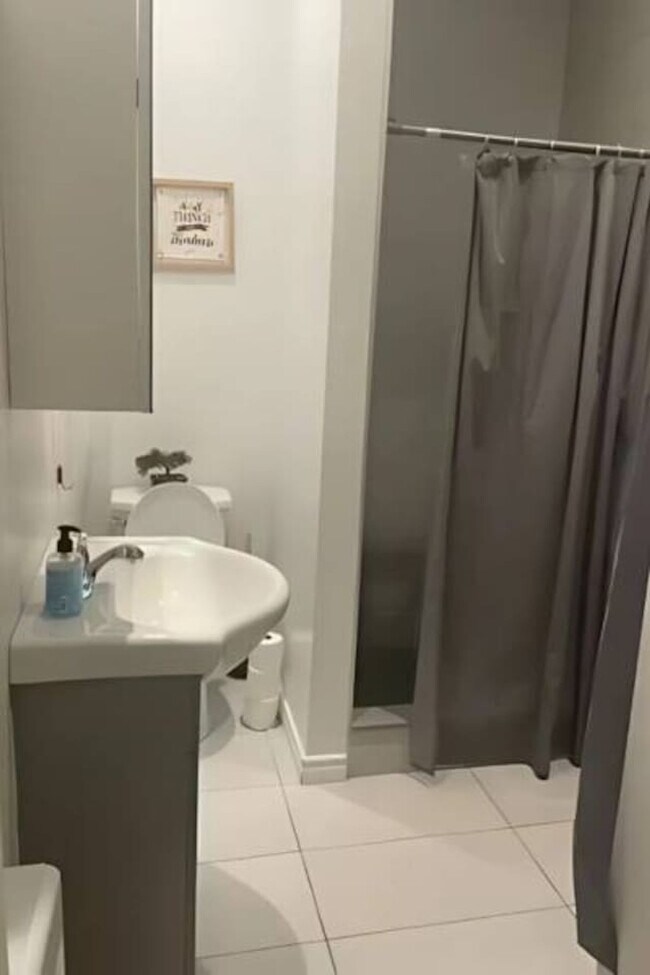 Photo - 4072 Rue Drolet-SI ID1223277P Unité SI ID1223277P