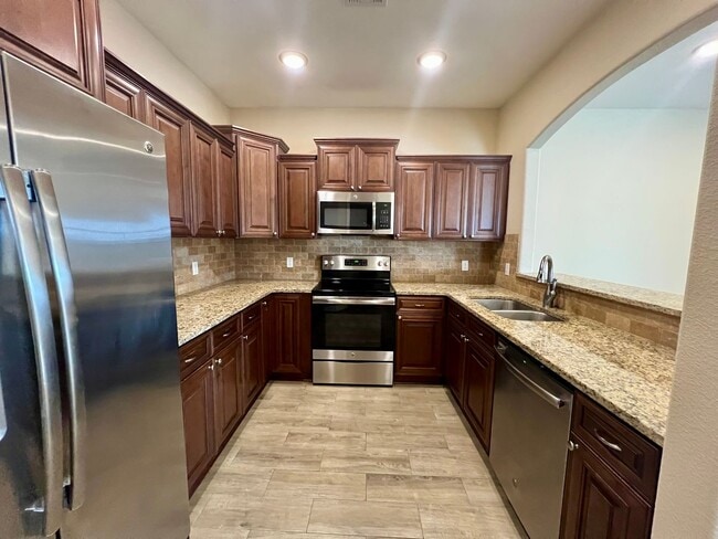 Photo - 6611 Leightyn Ln