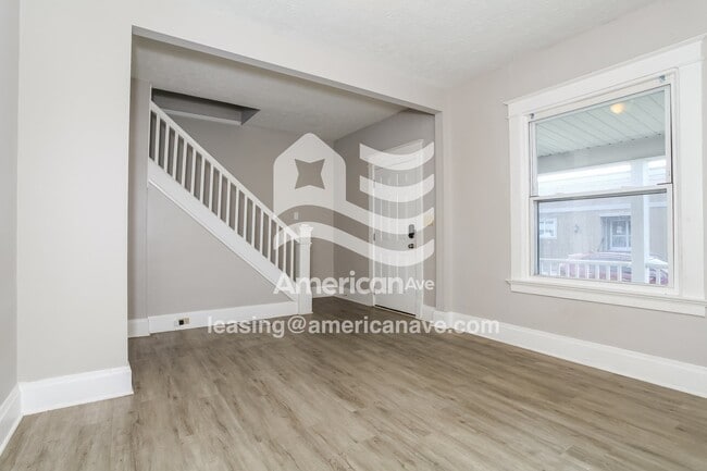 Photo - 20 E 32nd St