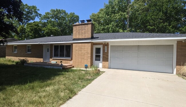 Building Photo - 3555 Chippewa Dr Rental