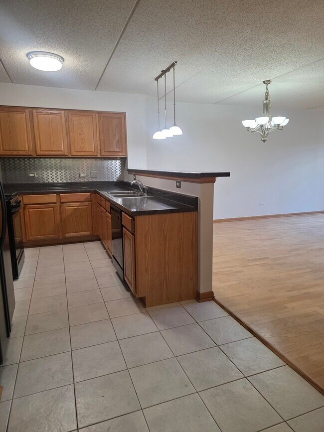 Photo - 6559 W George St