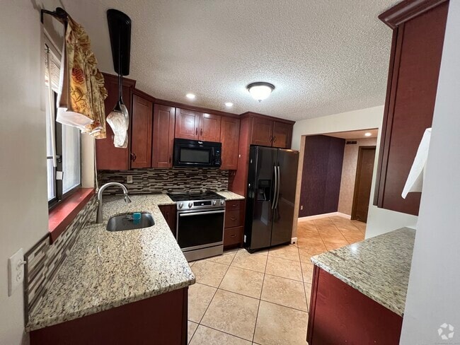 Building Photo - 23 Amato Dr Unit APT G