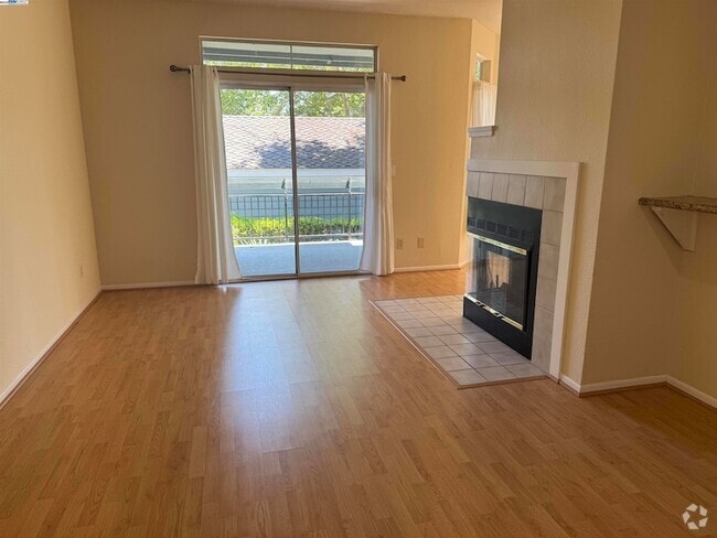 Building Photo - 7815 Canyon Meadows Cir Rental