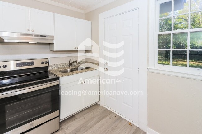 Photo - 211 Meadowdale Dr