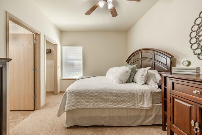 2BR, 2BA - 1,093SF - Primary Bedroom