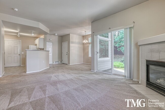 Building Photo - 2br/2ba single level condo with garage & W/D near Nike / Intel / St. Vincent Hospital Unit 101