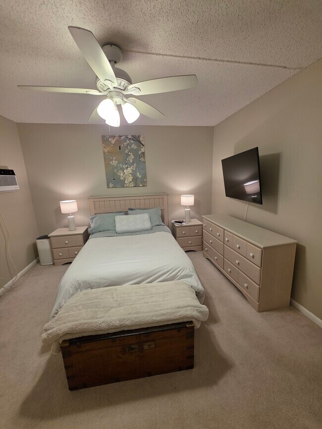 Photo - 484 Fanshaw L Unit 484 Fanshaw L