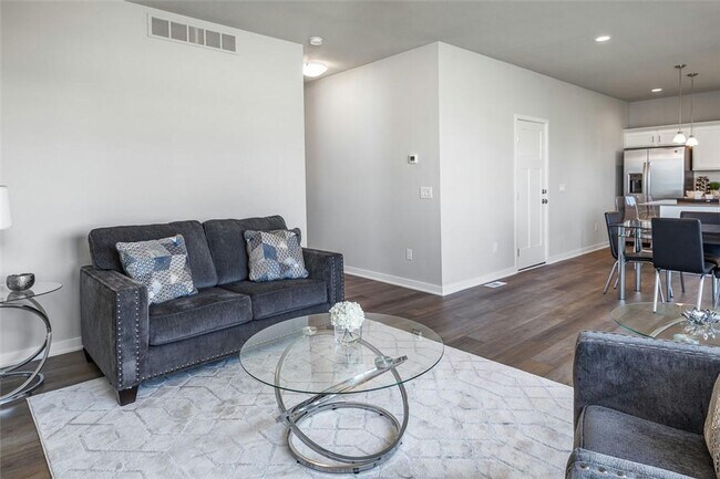 Photo - Charming 3 Bedroom Home in Urbandale!