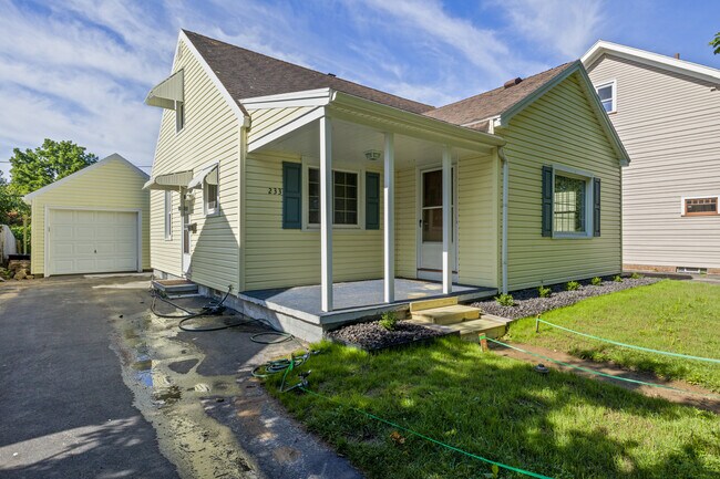 Photo - 233 Tarrington Rd