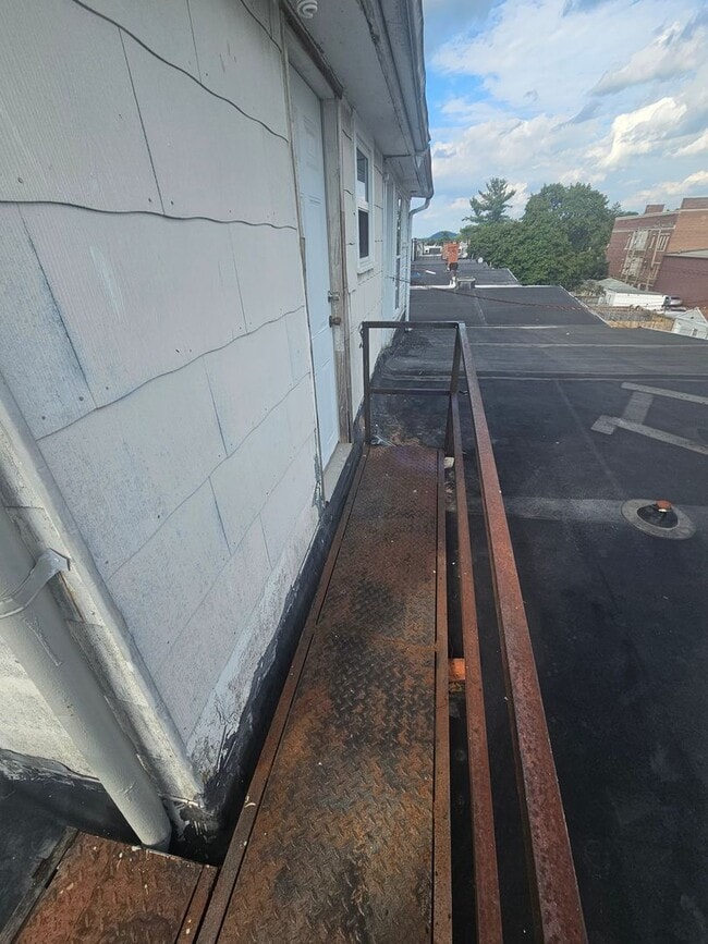 Photo - 652 Pennsylvania Ave Unit 3rd Floor