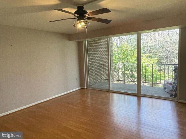 Photo - 1529 Northgate Square Unit 1529-11B