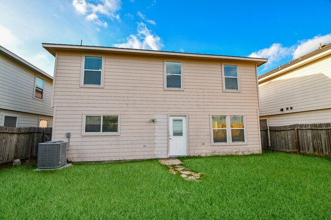 Building Photo - 20835 Banyan Crest Ln Rental