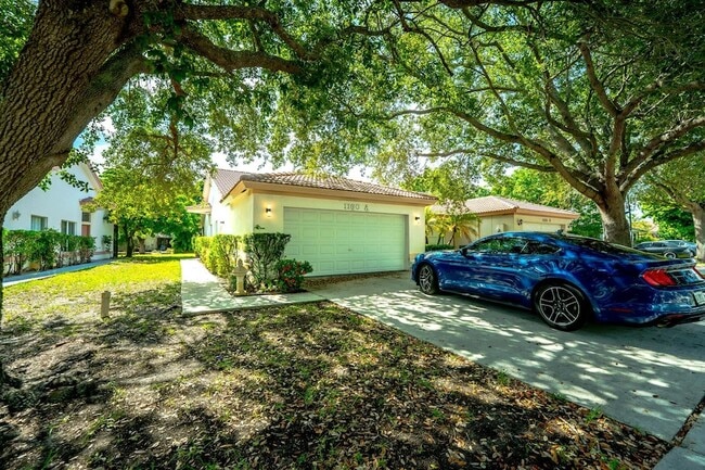 Photo - 1160 NW 15th Ave Casa