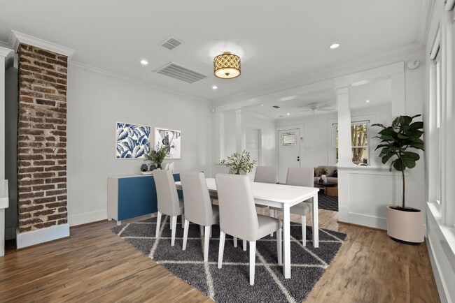 Photo - 724 E 21st St House