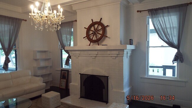 Photo - 940 W Mulberry Ave Unidad Downstairs # 1
