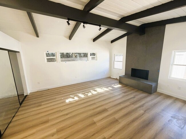 Photo - 1857 Fanwood Ave