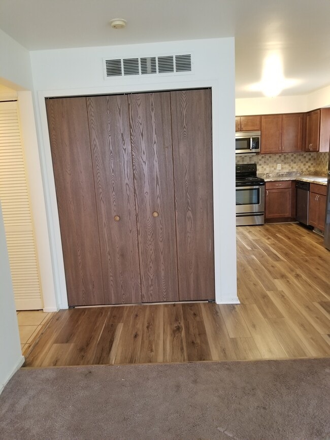 Photo - 995 Glengary Rd