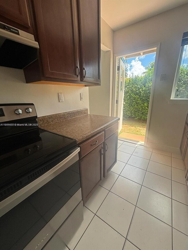 Photo - 1015 NE 112th St Unidad N