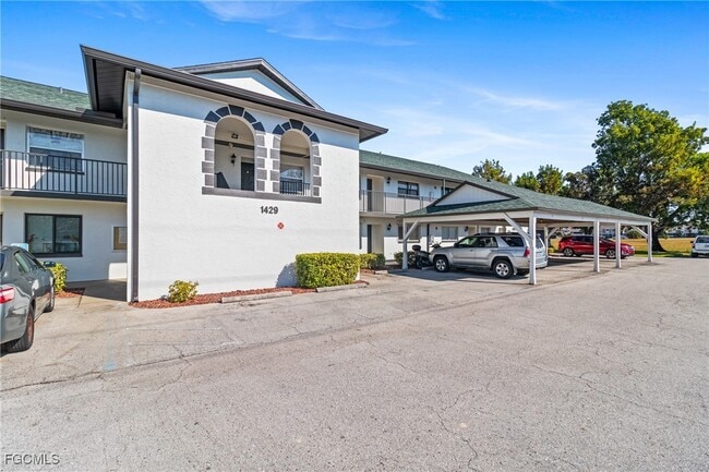Building Photo - 1429 Cape Coral Pkwy W Unit 5
