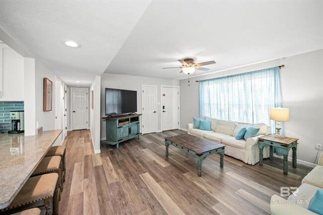 Photo - 979 W Lagoon Ave