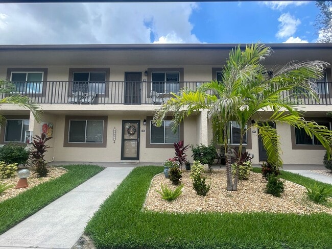 Photo - Cross Creek 2nd floor condo 2 bed 2 bath !!!!! Free Application!!