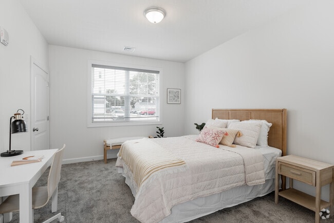 2BR, 2BA - 1,130SF