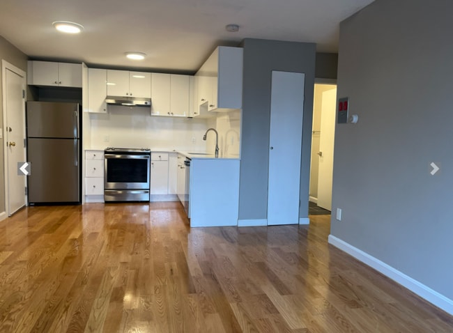 Building Photo - 210 Parker Hill Ave