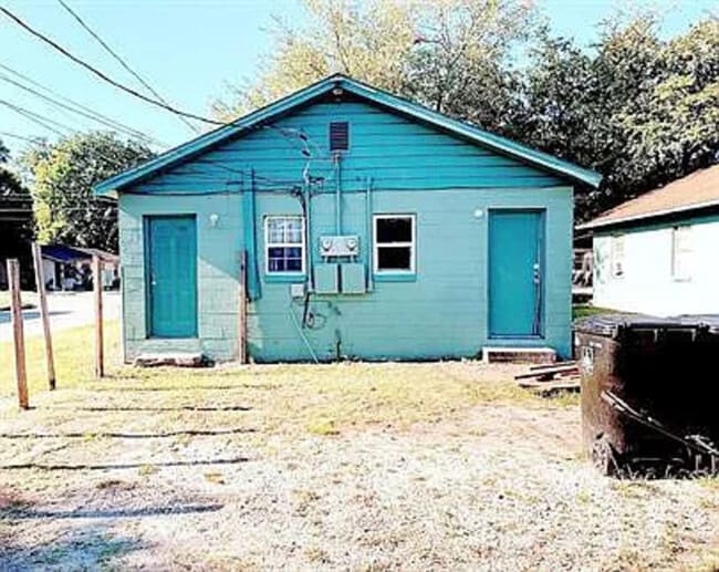 Photo - 905 W Anderson St