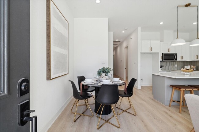 Photo - 6528 Weston St