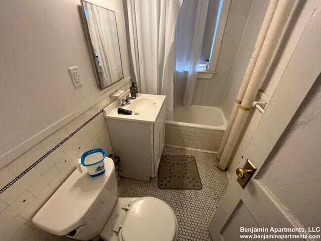 Photo - 1634 Commonwealth Ave Unidad 5